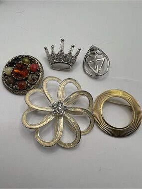 Vintage-Inspired Silver and Gold Tone Brooches